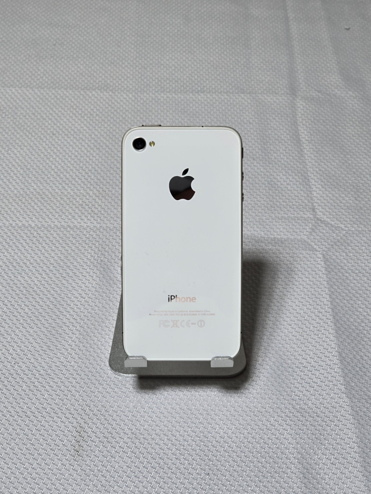Apple iPhone 4 GSM A1332 AT&T phone