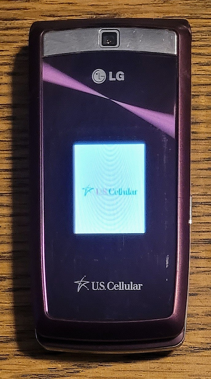 LG Wine UX280 – Wine Red and Black ( U.S. Cellular ) Very Rare CDMA Flip Phone