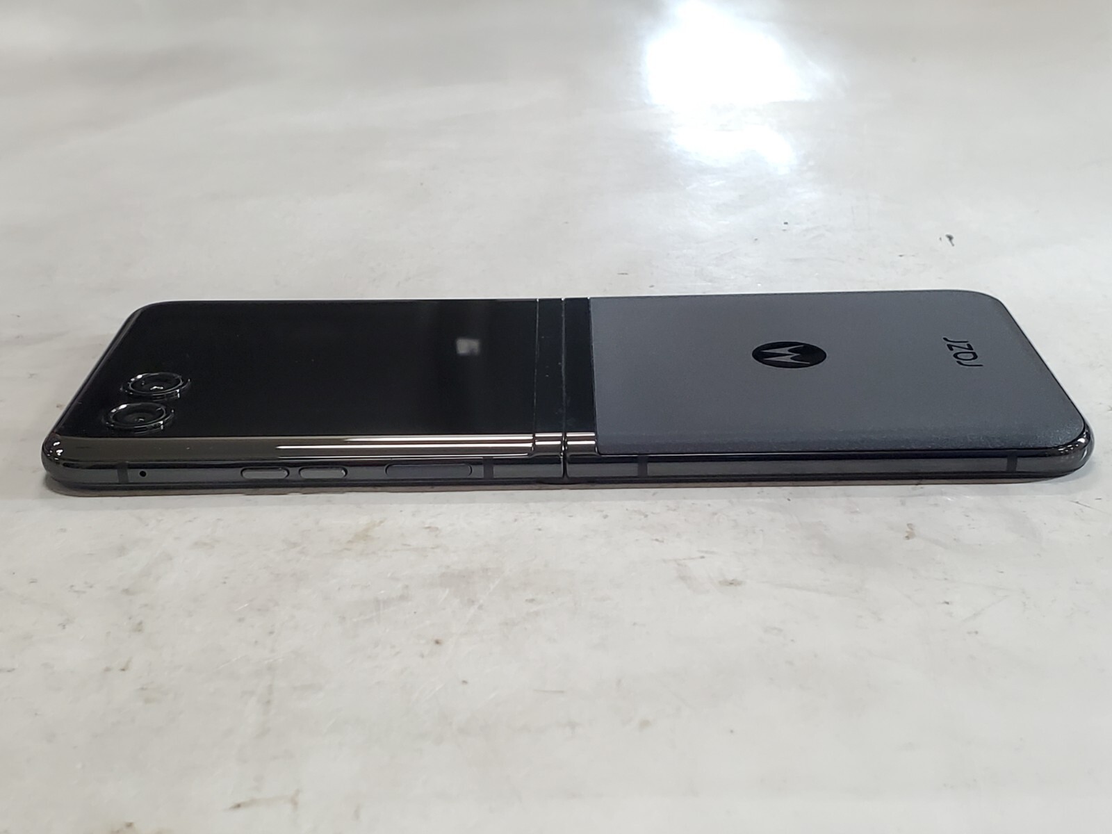 Motorola Razr Plus (2023) XT2321-3 256GB Black (Wi-Fi Only) – 3T9D