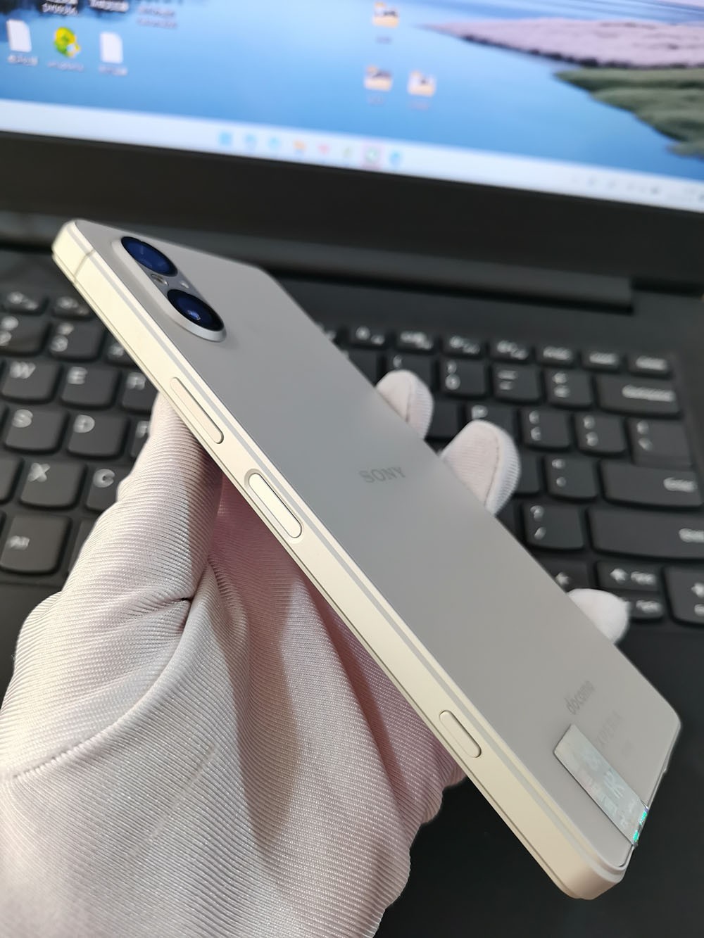 Sony Xperia 5 V 5G – 128 GB – 48MP 5000mAh (Unlocked) IP65 / 68 waterproof