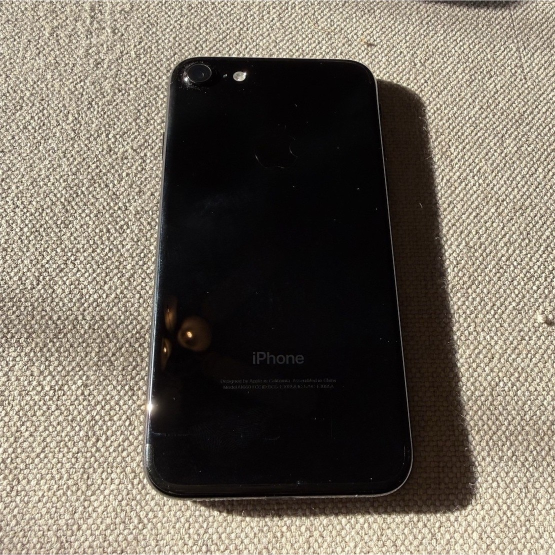 Apple iPhone 7 128GB Black U.S. Cellular 4.7in 12MP Bluetooth Wi-Fi Smartphone