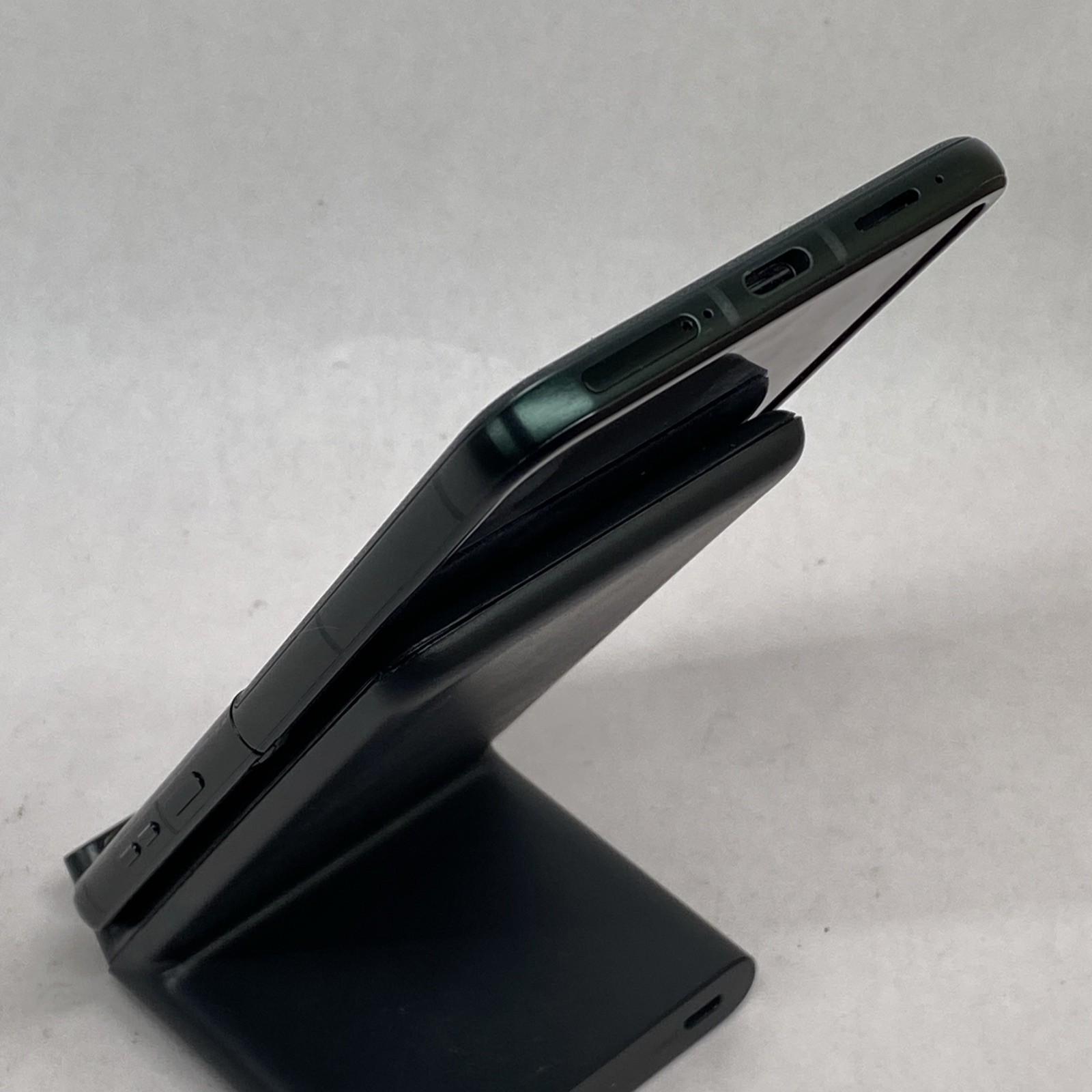 Motorola Moto Razr Ultra 2025 5G XT2551-1 512GB/16GB Factory Unlocked Green READ