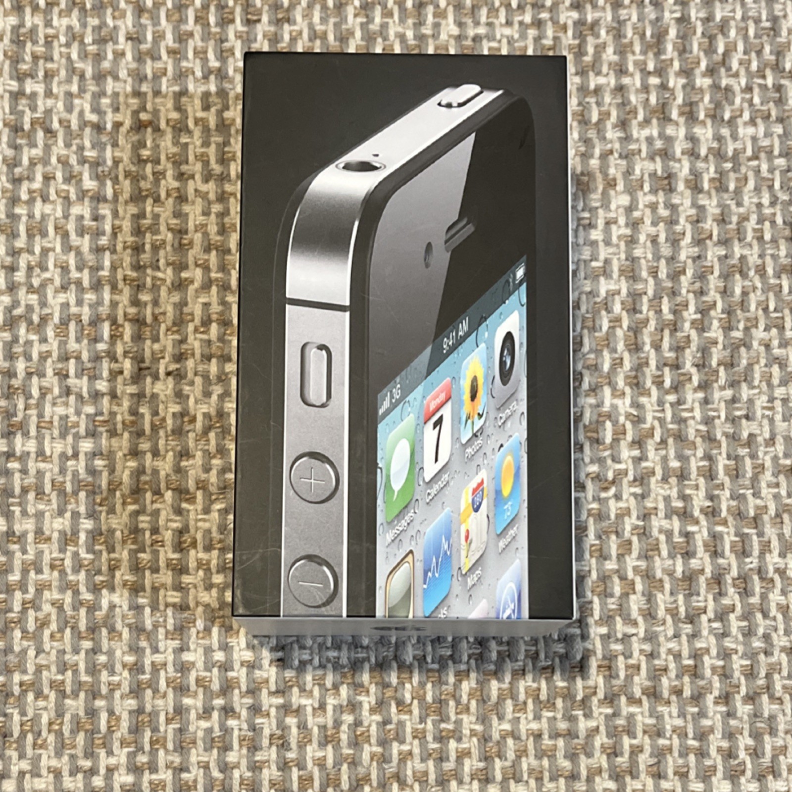 Apple iPhone 4 Box Black 16GB Verizon A1349 MC676LL/A Box & Manuals Only