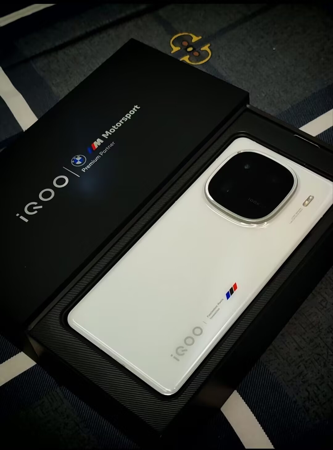 vivo iQOO 12 5G 6.78″ 64MP 256GB 512GB 1TB Snapdragon Android 14 5000mAh