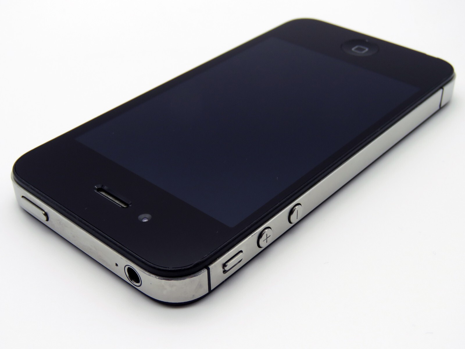 Apple iPhone 4s – 8GB – Black (Unlocked) A1387 (CDMA + GSM)