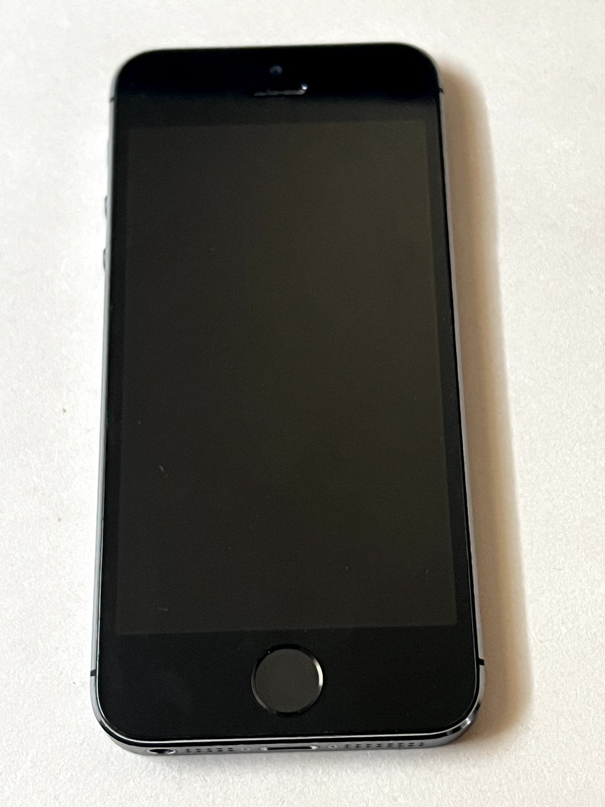 Apple iPhone 5s 16GB, Space Gray AT&T Locked Model A1533 With Factory Box
