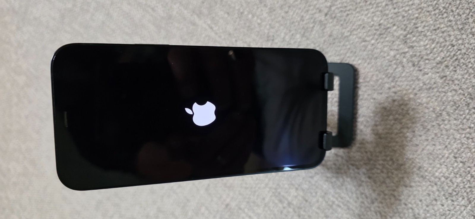 Apple iPhone 12 – 64 GB – BLACK (Unlocked)