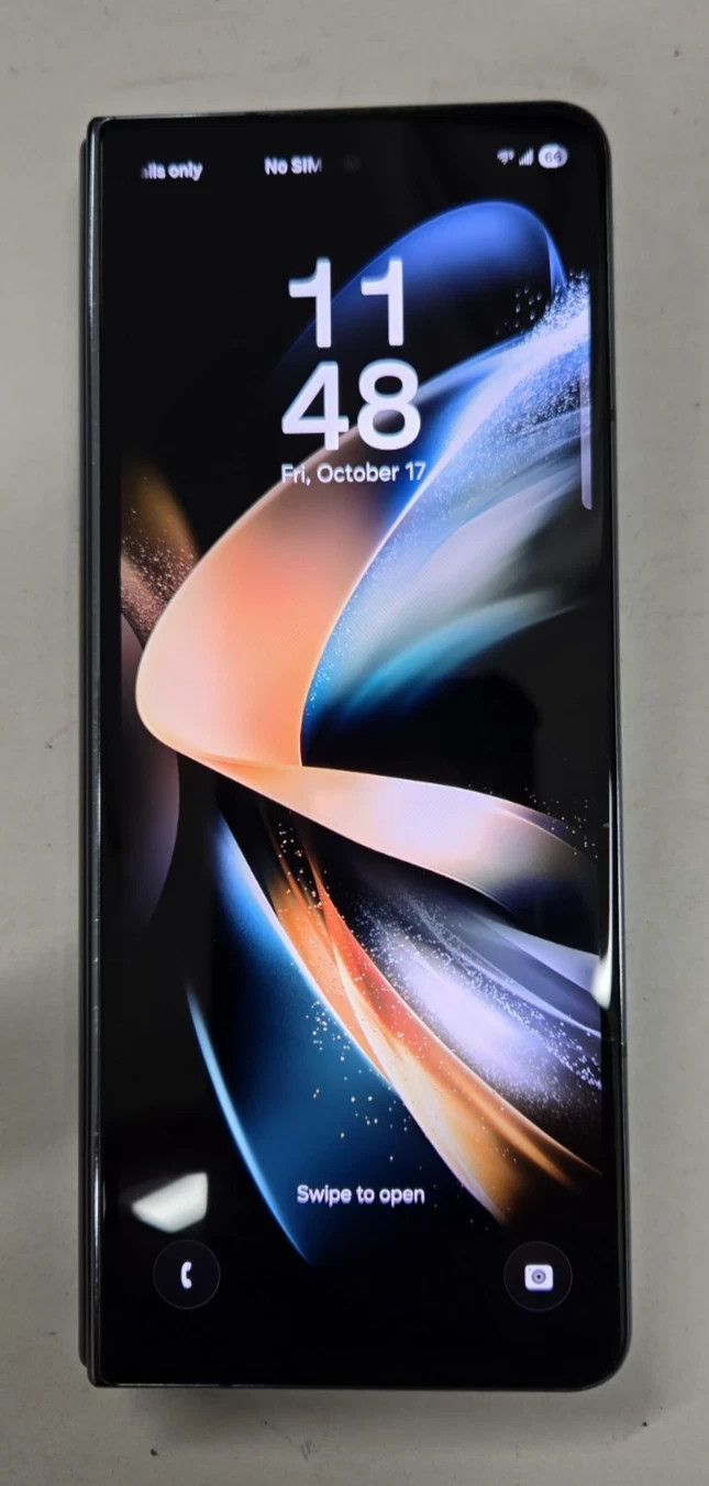 Samsung Galaxy Z Fold4 – SM-F936U 256GB Graygreen (Unlocked) CRACKED BACK *READ*