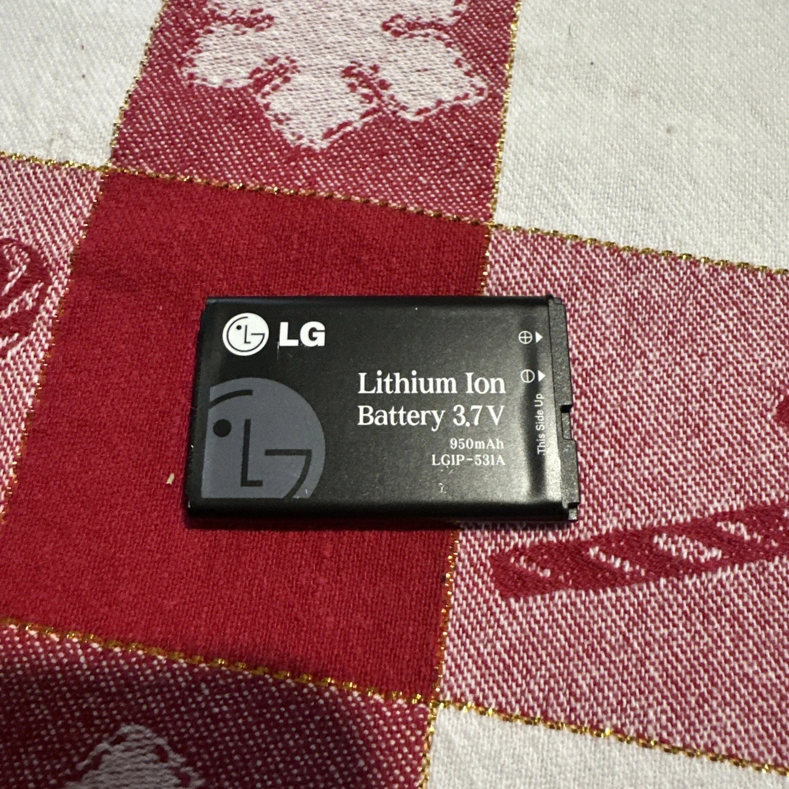LG 320G / 320GB – Gray and Silver ( TracFone ) Cellular Candybar Phone