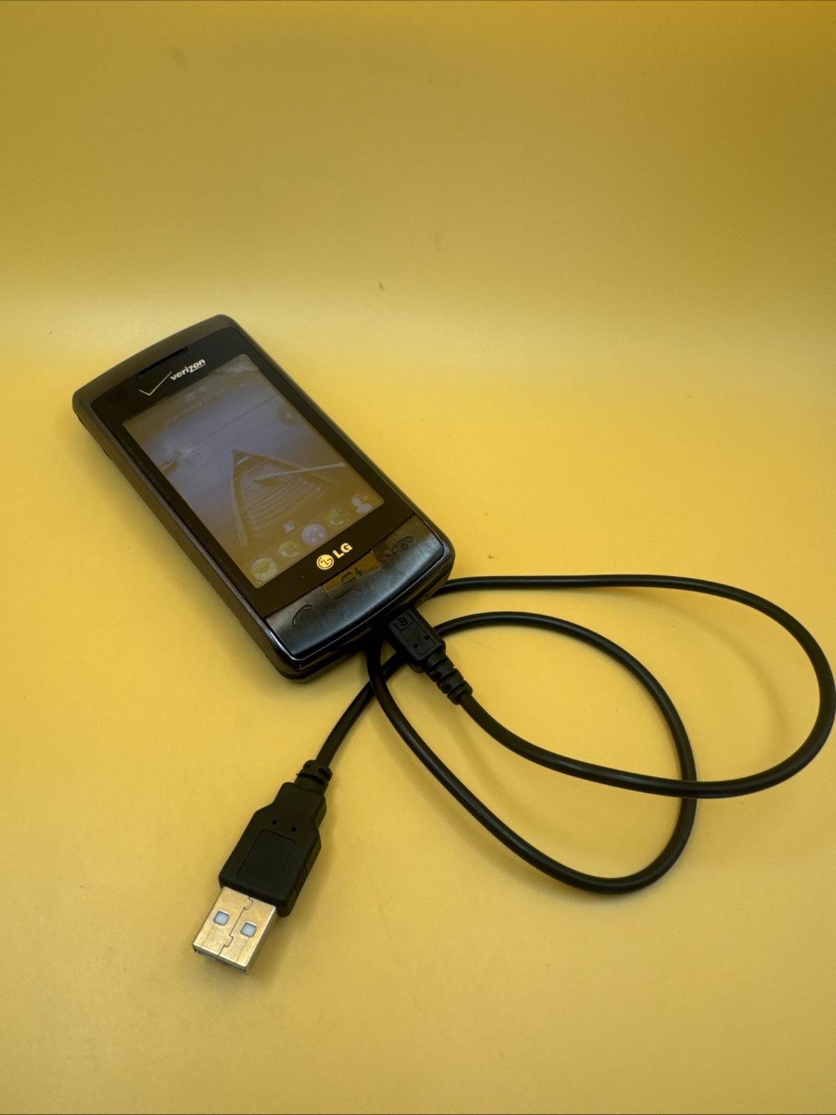 LG enV Touch VX11000 Verizon QWERTY Slider Phone 3.2MP Schneider Lens Tested