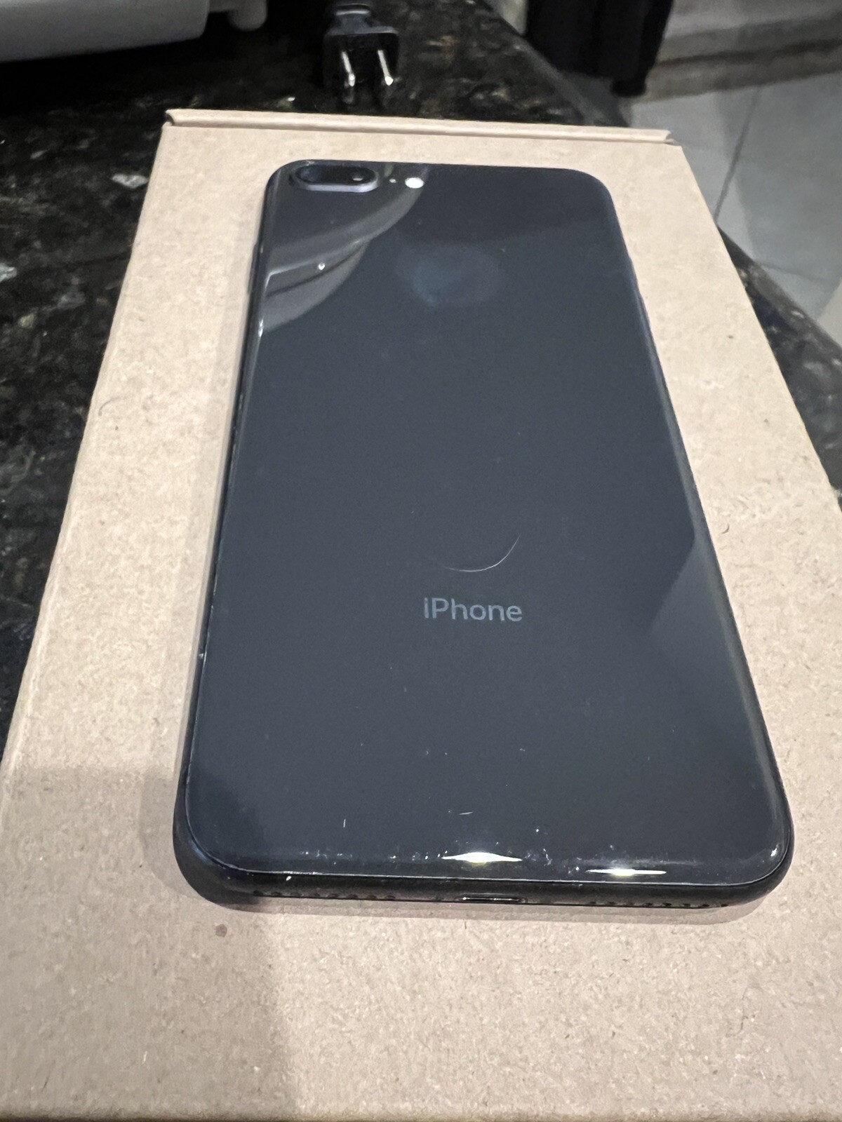 Apple iPhone 8 Plus – 64GB – Space Gray (T-Mobile) A1897 (GSM)