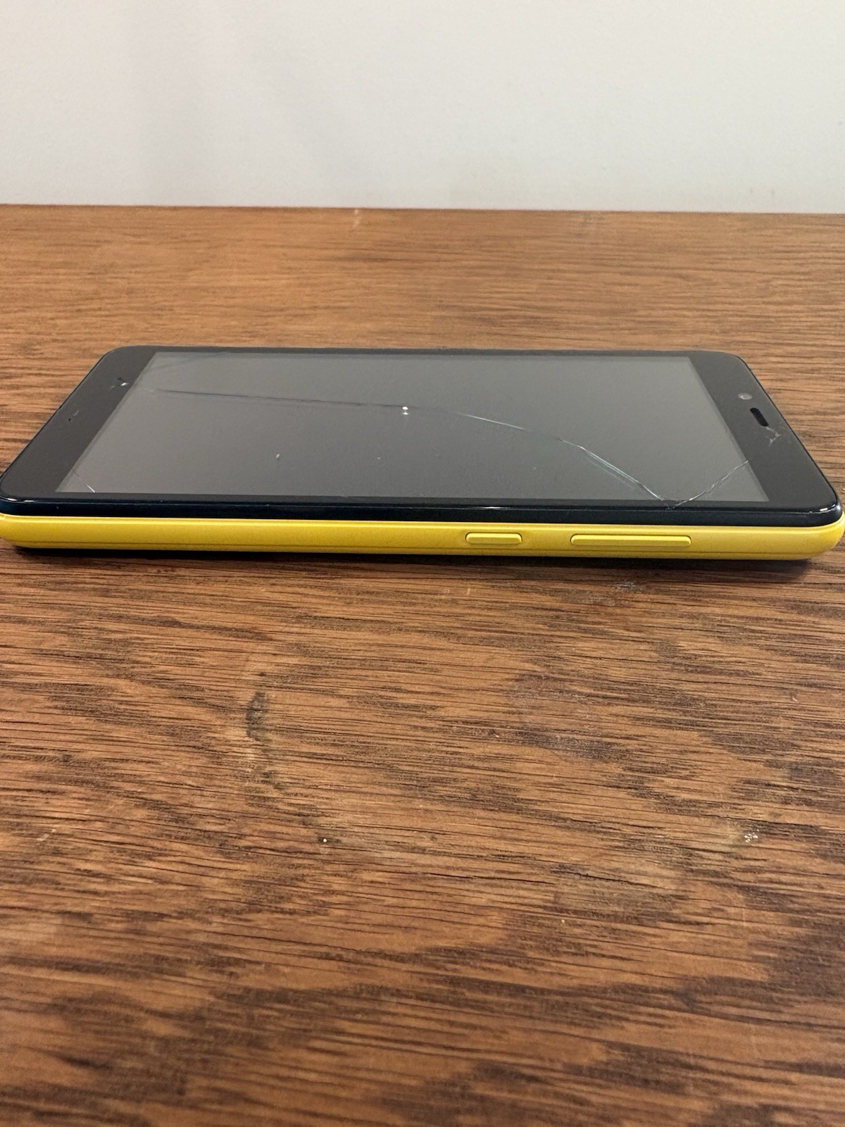 X Mobile X55 Android Smartphone Yellow Dual SIM 4G LTE Working Tested 16 GB