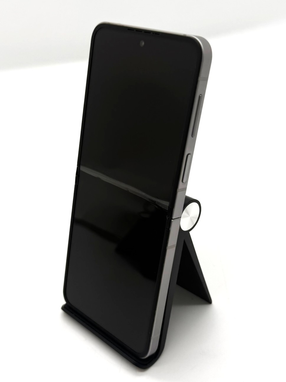 😍 UNLOCKED! Samsung Galaxy Z Flip6 256GB Silver Shadow Screen Imperfection READ