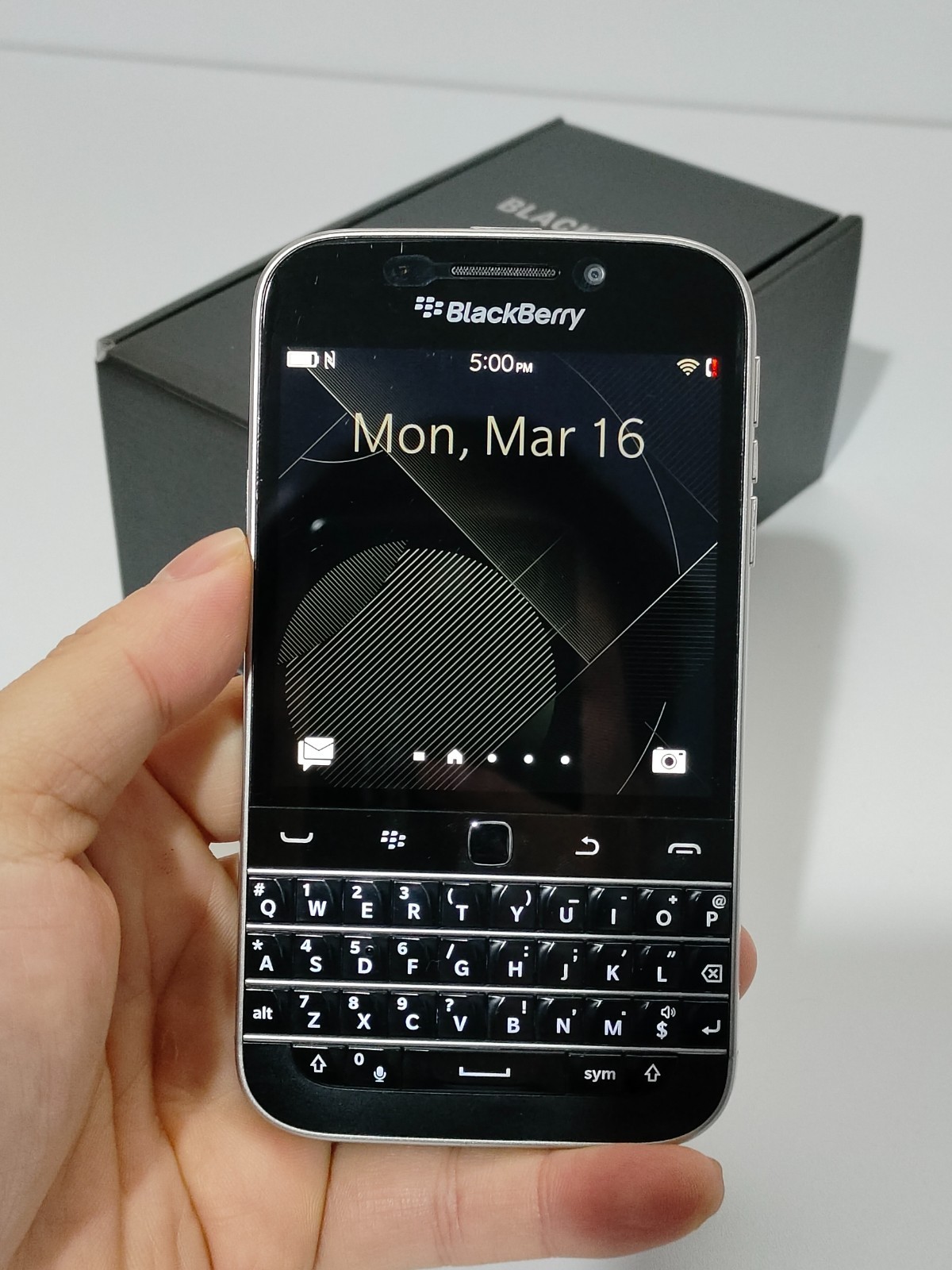 BlackBerry Classic Q20 16GB Factory UNLOCKED(4G) Keyboard Smartphone 90%