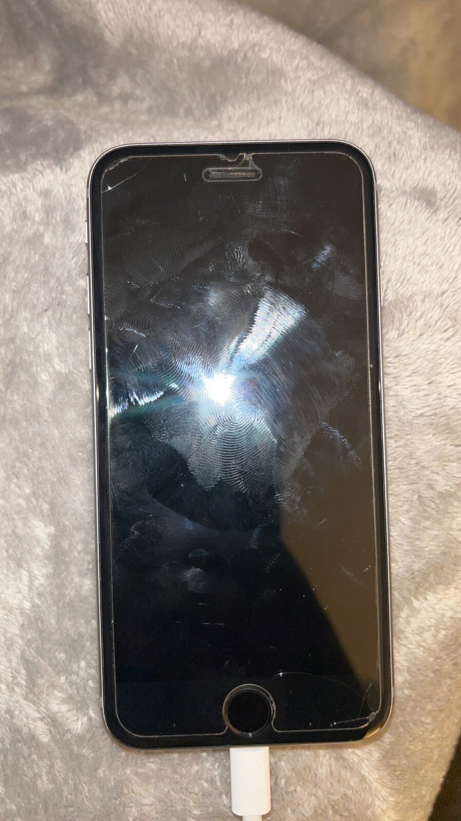 Apple iPhone 6s – 32GB – Gold (Unlocked) A1633 (CDMA + GSM)