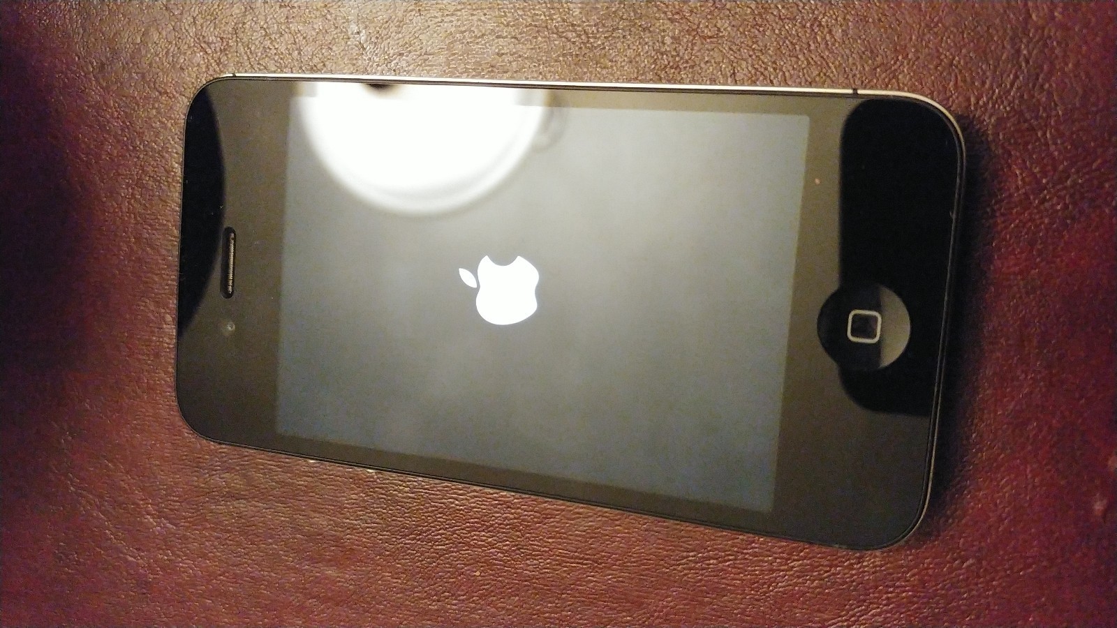 Apple iPhone 4s – 8GB – Black (Sprint) A1387 (CDMA + GSM)