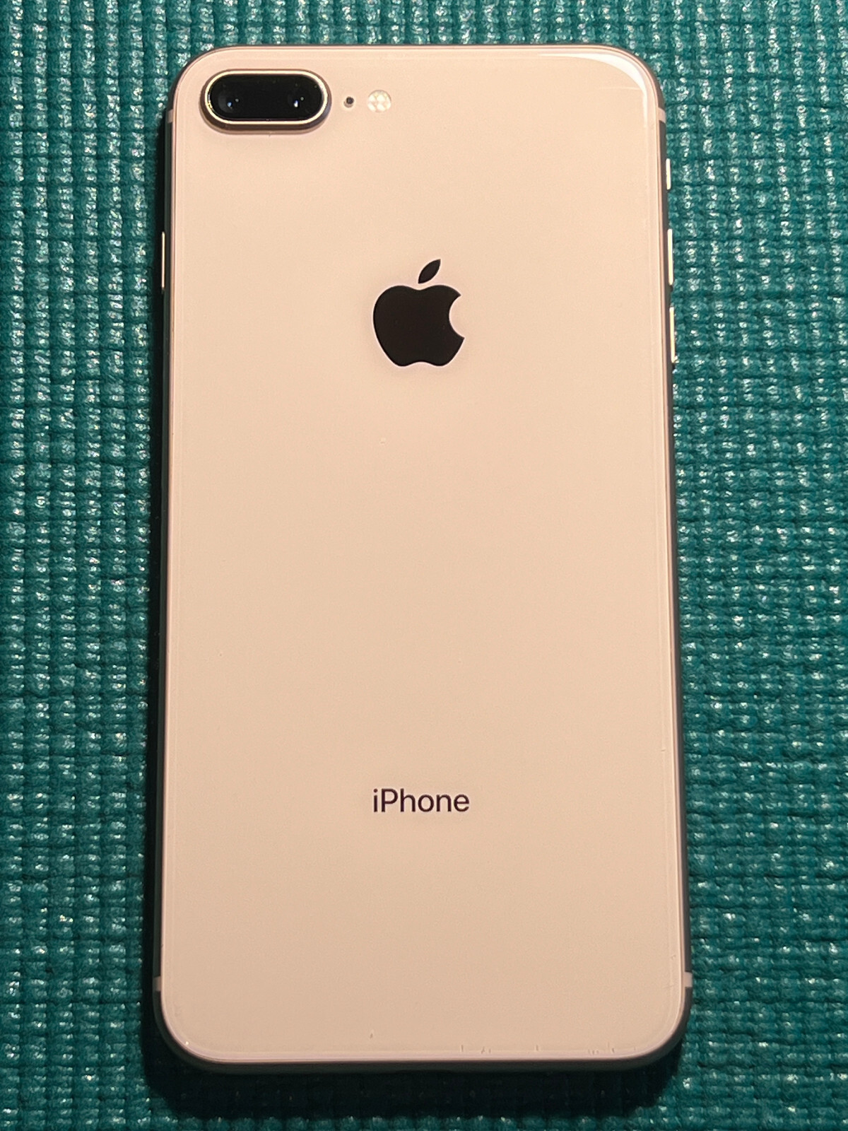 Apple iPhone 8 Plus – 64GB – Gold unlocked A1897 (GSM)