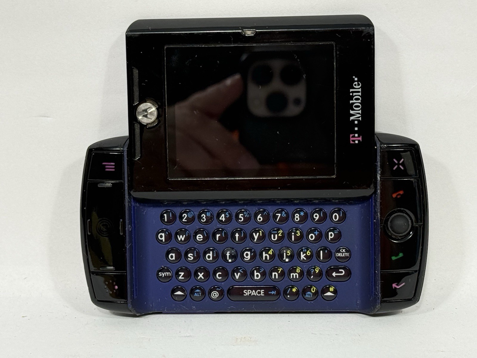 Motorola T-Mobile Sidekick Slide (Q700) 12MB QWERTY Cell Phone – POOR CONDITION