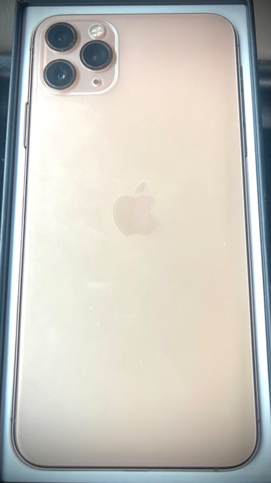 Apple iPhone 11 Pro Max – 64GB – Gold (AT&T) A2161 (CDMA + GSM)
