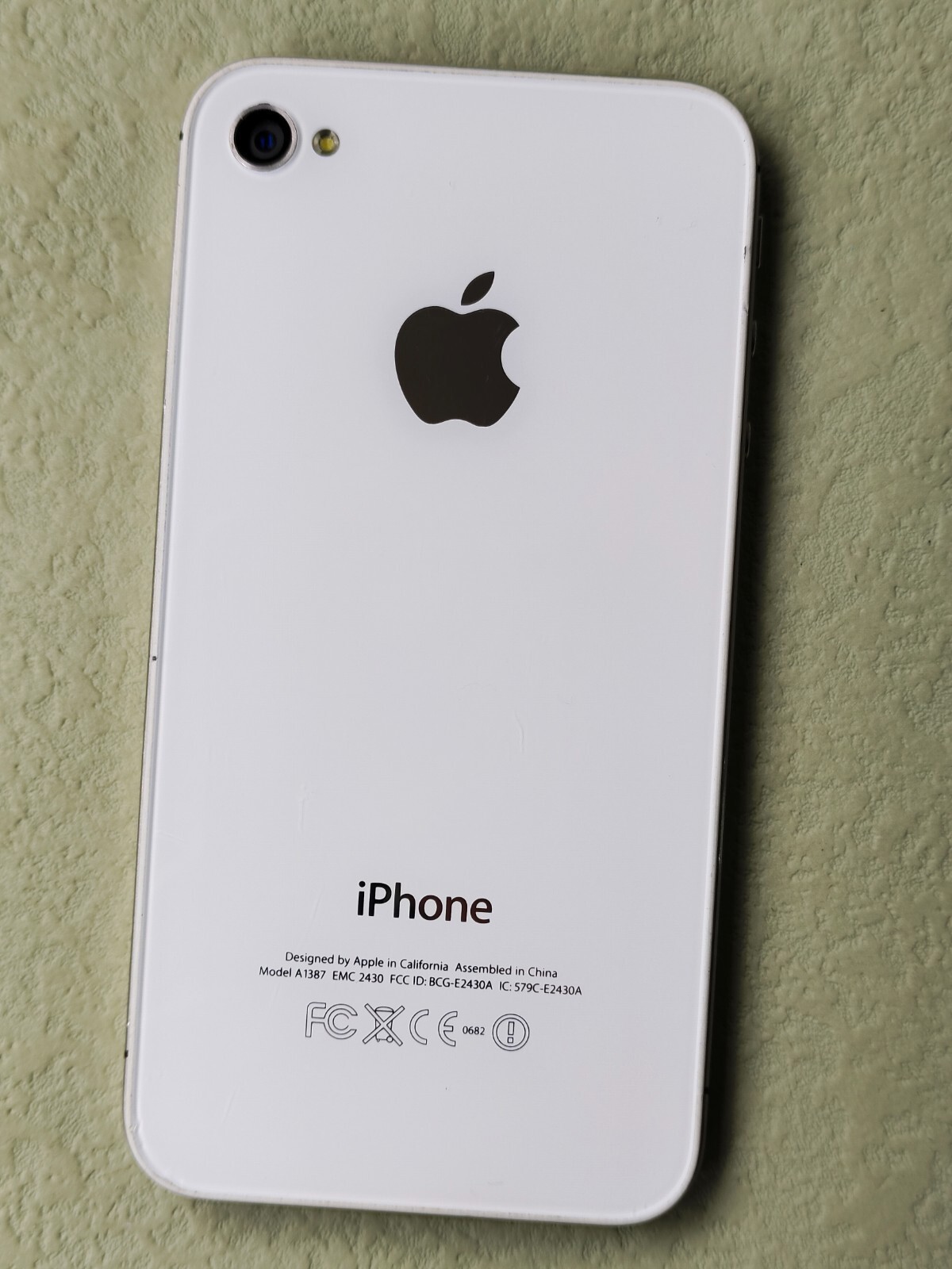 90%N ew Working Apple iPhone 4/4s White/Black 8/16/32GB UNLOCKED CCD Camera