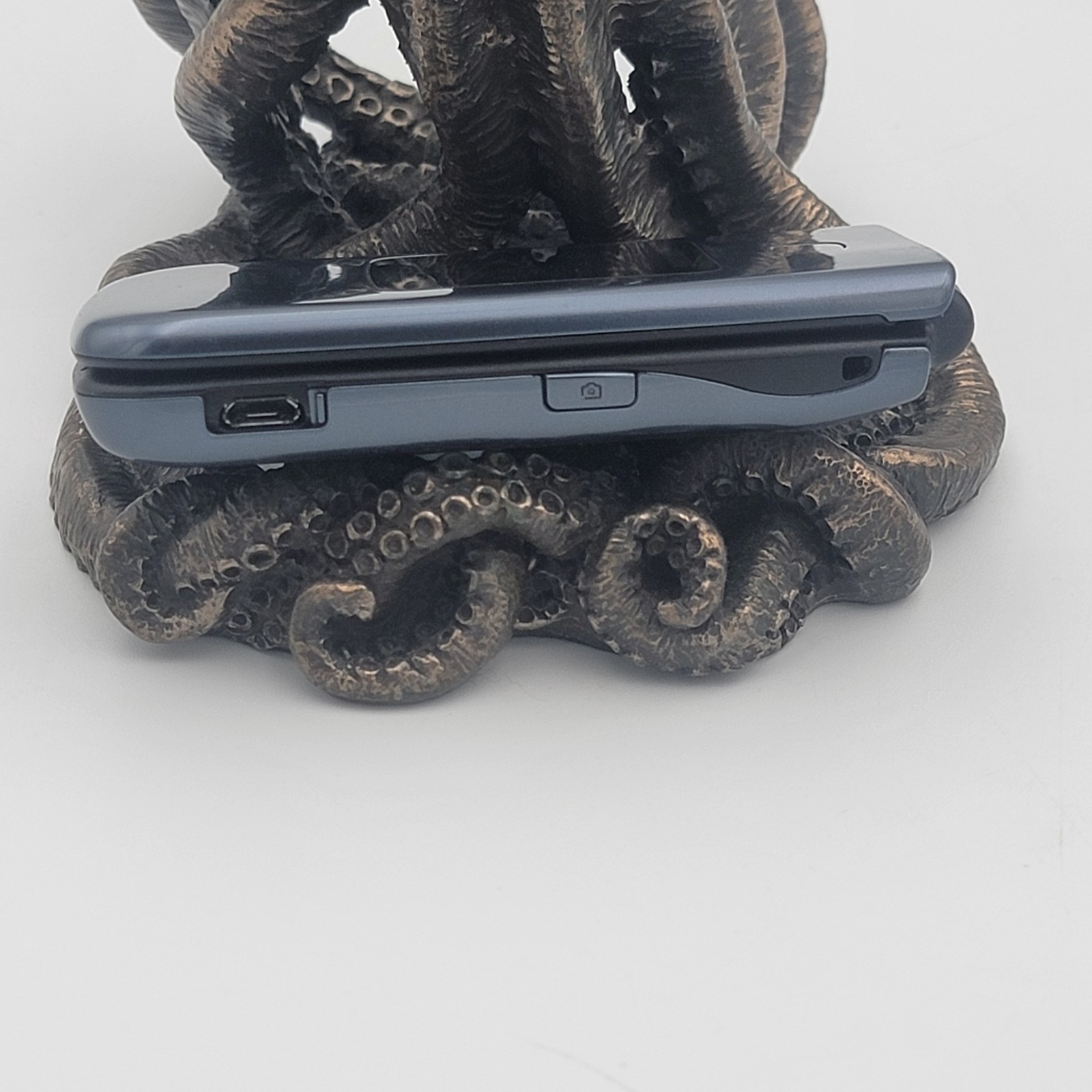 Samsung Chrono SCH-R260 (U.S. Cellular) – 51MB – CDMA – Blue Cellular Flip Phone