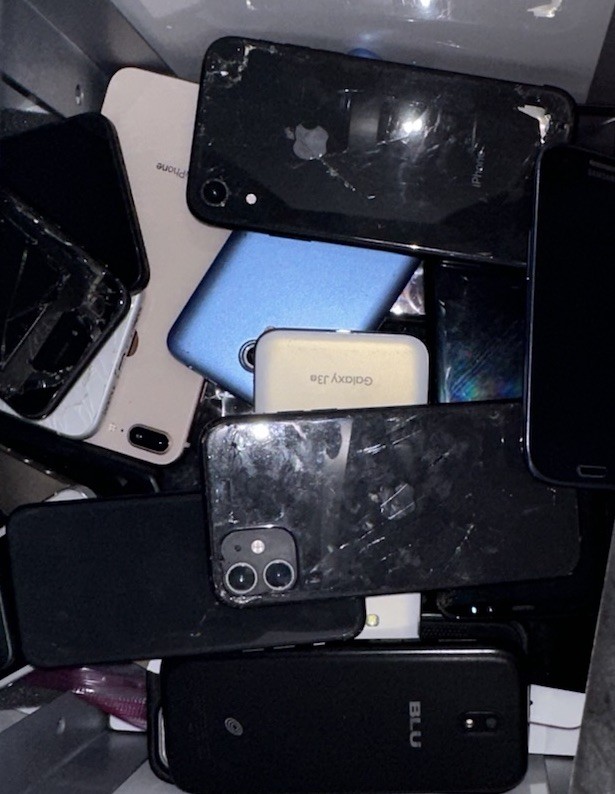 One RANDOM Apple iPhone for Scrap, Parts