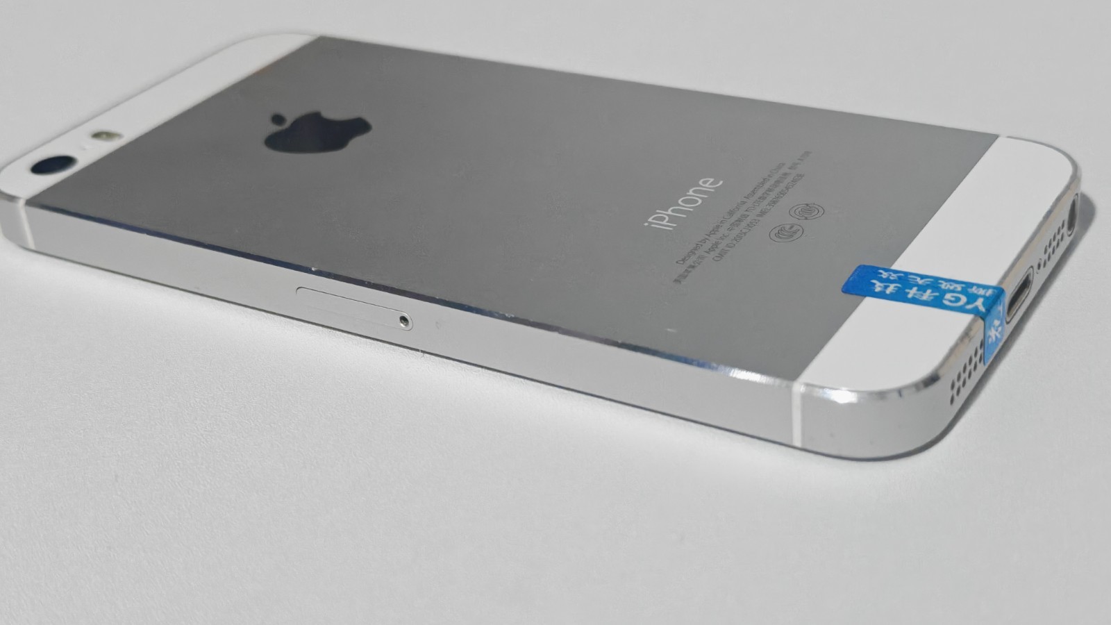 Apple iPhone 5s Unlocked 16 GB/32 GB/64 GB Gold Gray Silver Good Condition