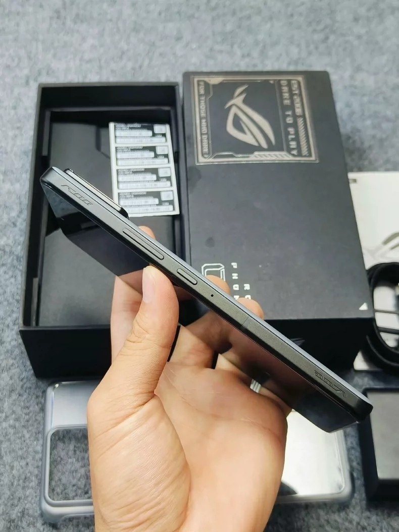 Asus ROG Phone 8 5G 6.78″ 50MP Android Google Play Global 12+256GB RAM