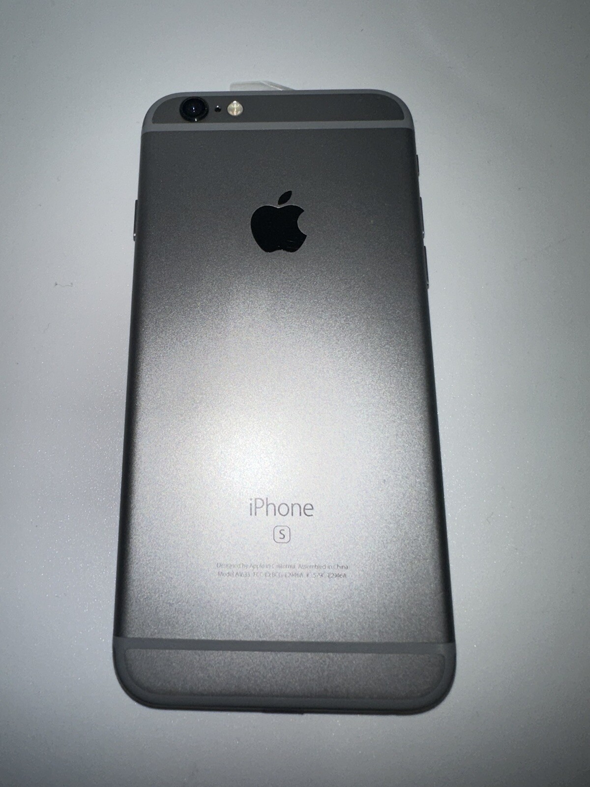 Apple iPhone 6s – 32GB – Space Gray (Unlocked) A1633 (CDMA + GSM)