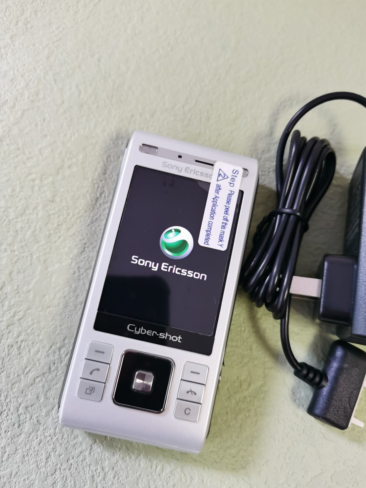 Sony Ericsson C905 160MB 2G 3G GSM / HSPA unlocked mobile phone