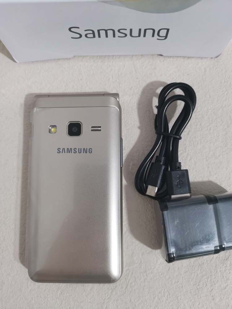 Samsung Galaxy Folder G1600 Dual SIM 16GB Flip SmartPhone (Unlocked )