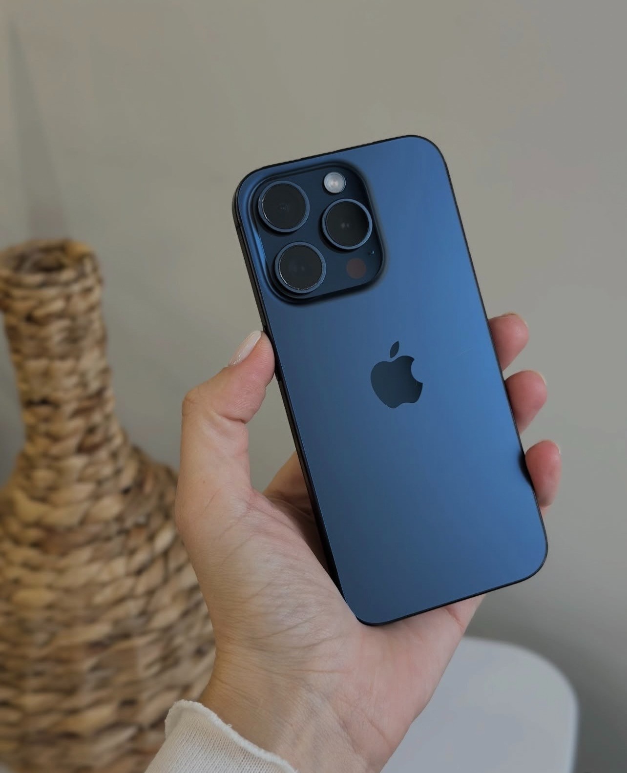 Apple iPhone 15 Pro – 128 GB – Blue Titanium (Unlocked)