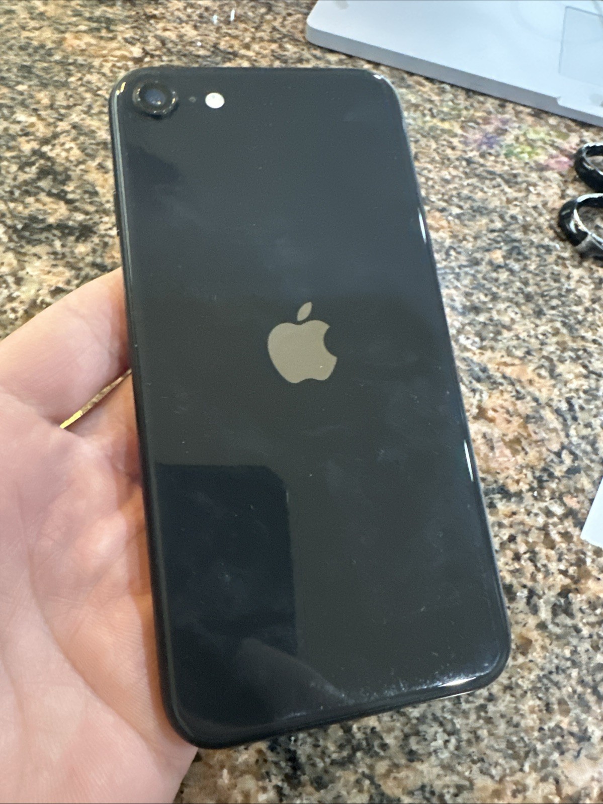Apple iPhone SE 2nd Gen 2020 128GB Factory Unlocked Black Smartphone Good Shape