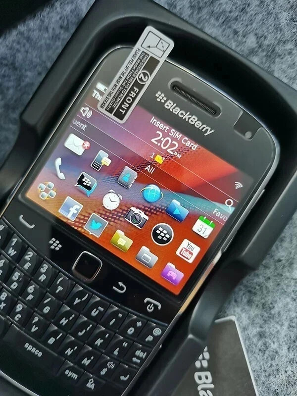BlackBerry Bold Touch 9900 8GB 3G 5MP Unlocked Mobile Smartphone-1 year warranty