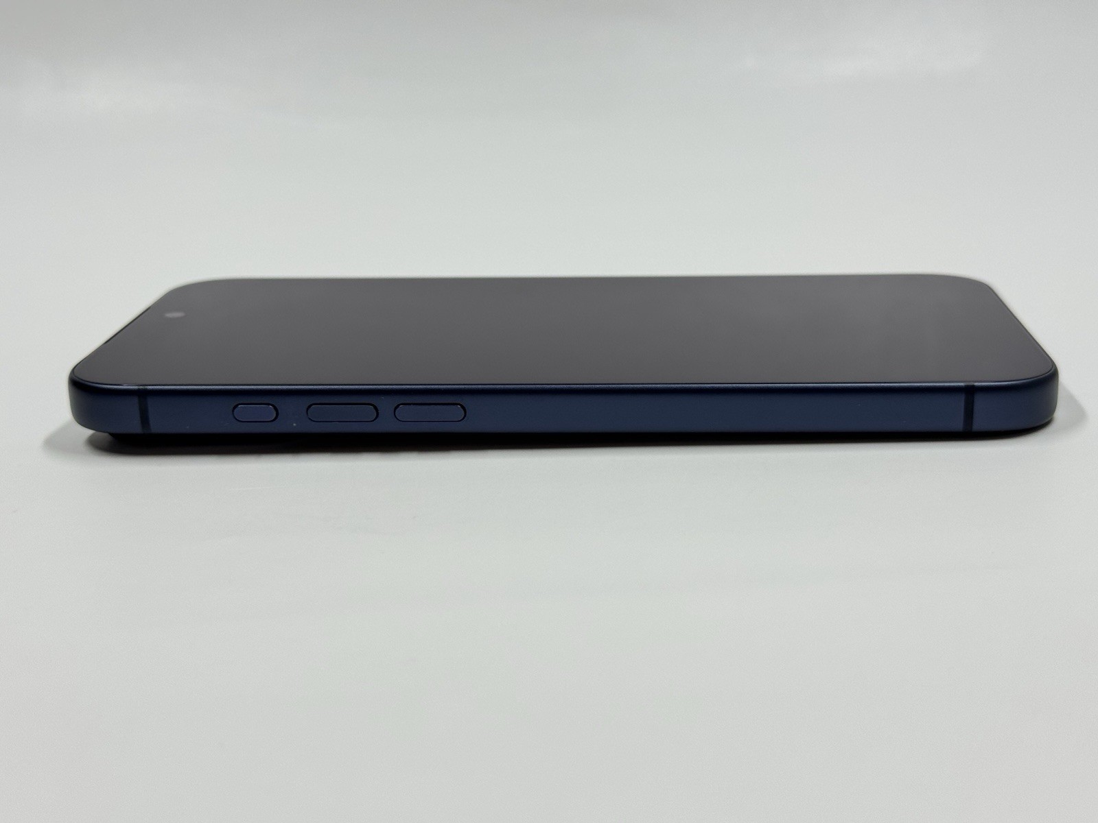 Apple iPhone 17 Pro Max 256GB Deep Blue (AT&T) – WiFi/Parts Only, Excellent