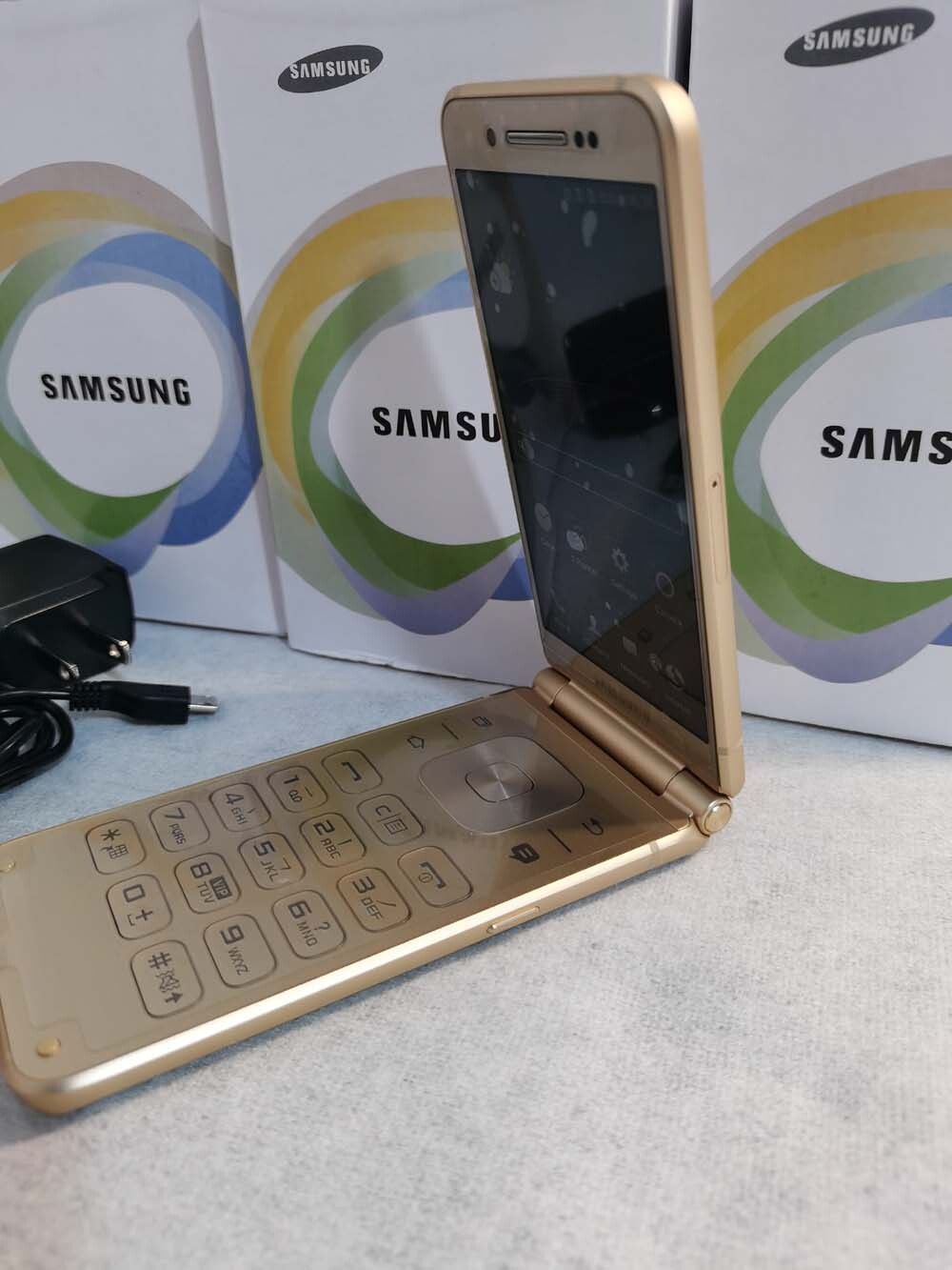 Unlocked Samsung SM-W2017 Android smart flip phone A++