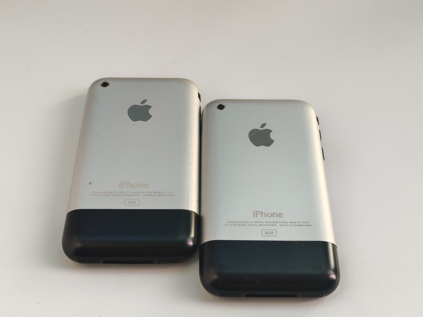 Apple iPhone 1st generation(iPhone 2G)4/8/16GB A1203 UNLOCKED – For collectors