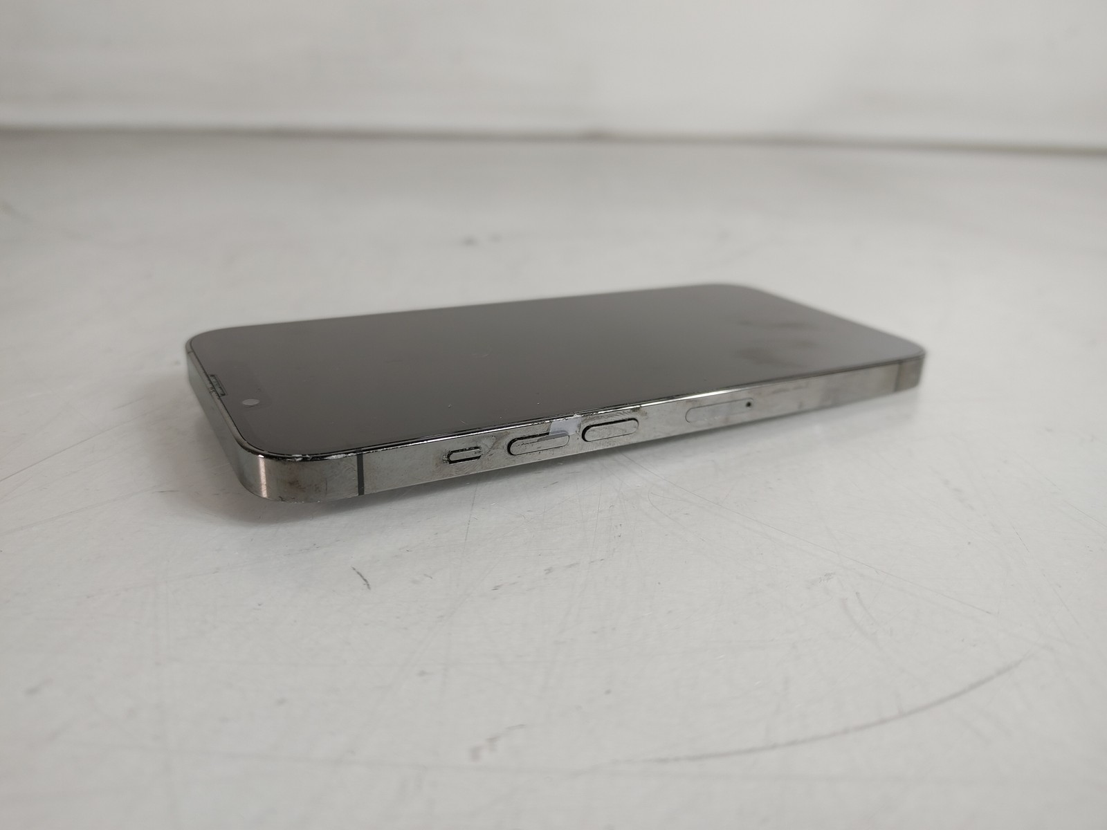 Apple iPhone 13 Pro A2483 128 GB iOS 26.3.1 (Wi-Fi + 5G) Unlocked For Parts