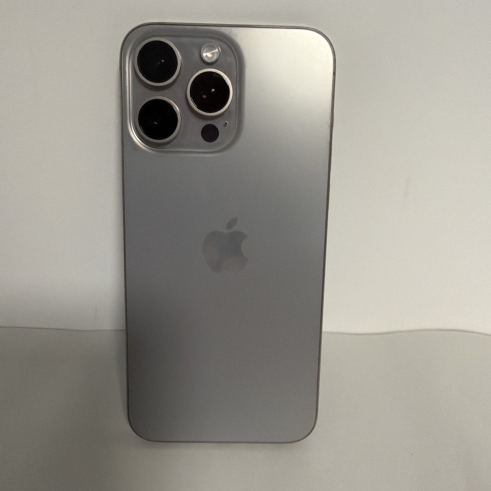 Apple iPhone 15 Pro Max 256 GB Natural Titanium (Unlocked)