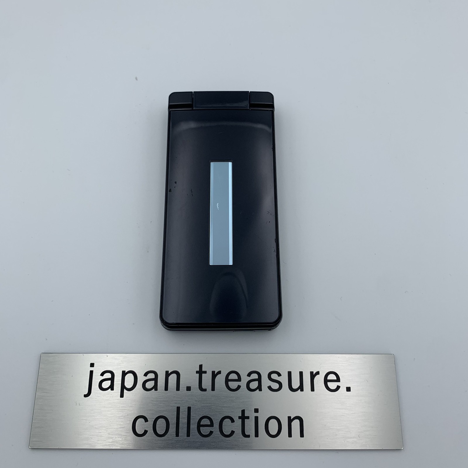 SHARP AQUOS KEITAI 4 A205SH Black 8GB 1GB RAM Unlocked Flip Phone 3.4 JAPAN