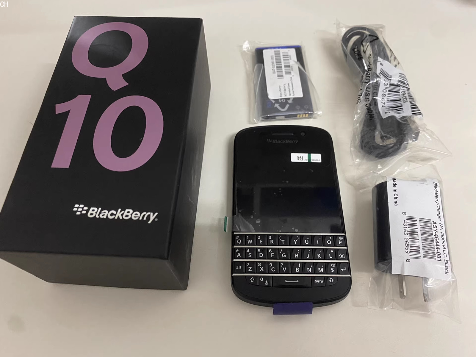BlackBerry Q10 – Unlocked 8MP 4G 16GB storage OS10 Cellphone