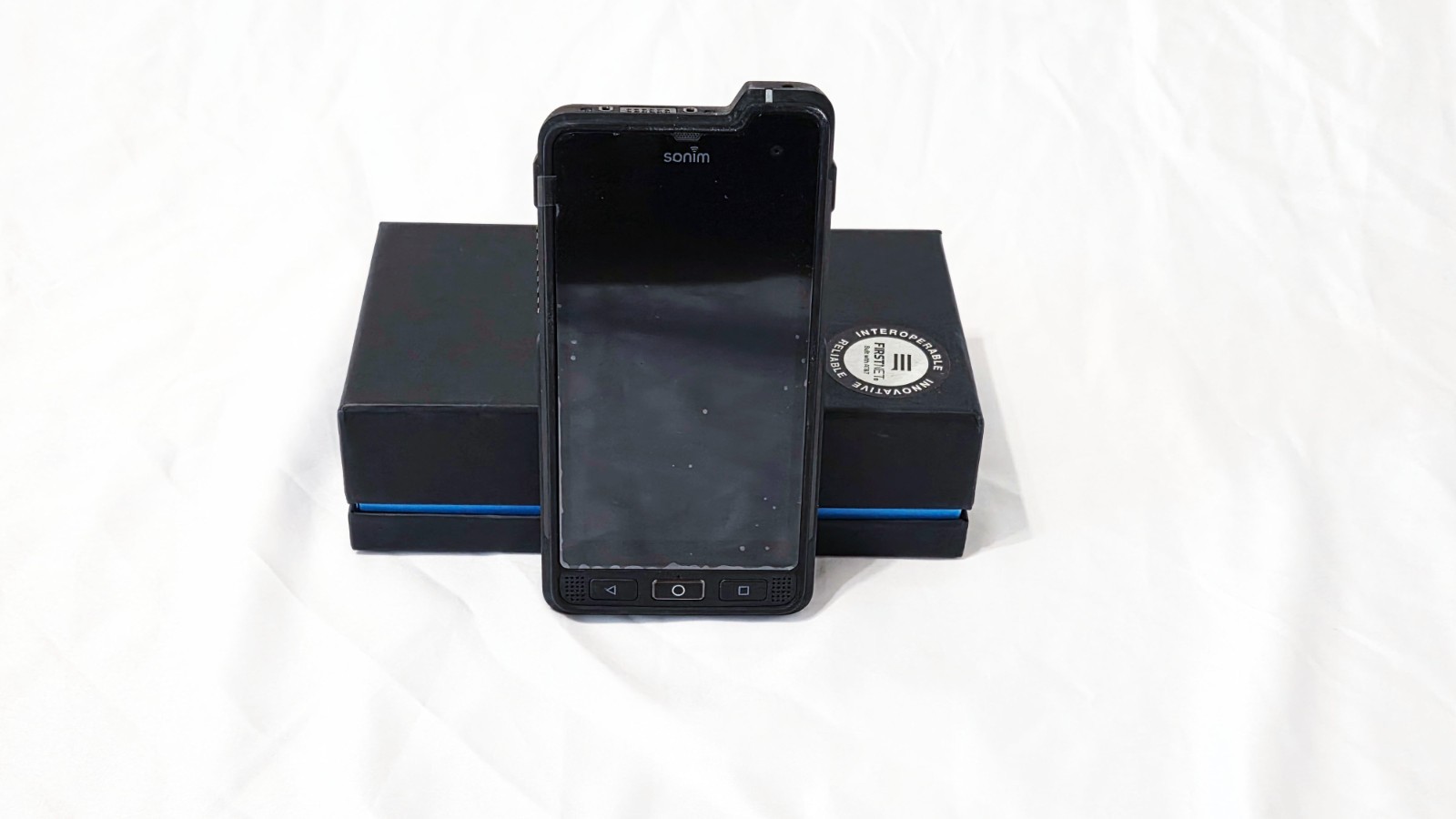 XP8 – 64 GB – Black (AT&T) [Open Box]