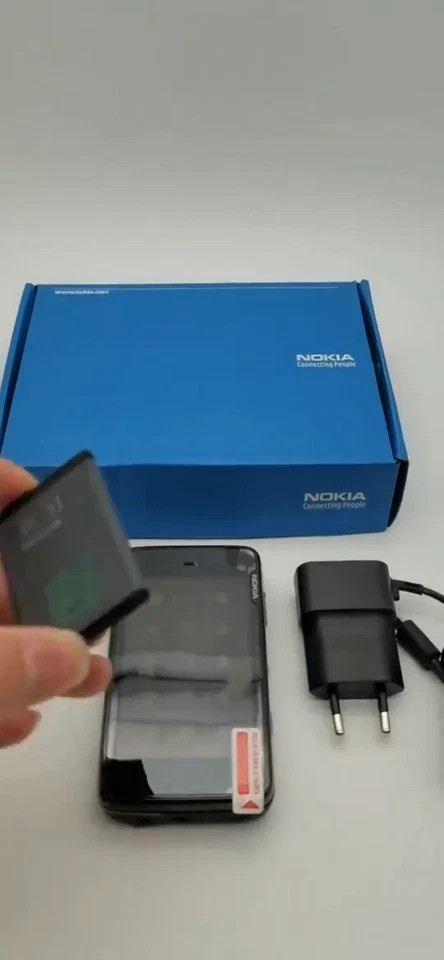 Nokia N900 5MP 32GB Black 3.5 Inch WiFi Keyboard Unlocked classic Mobile Phone