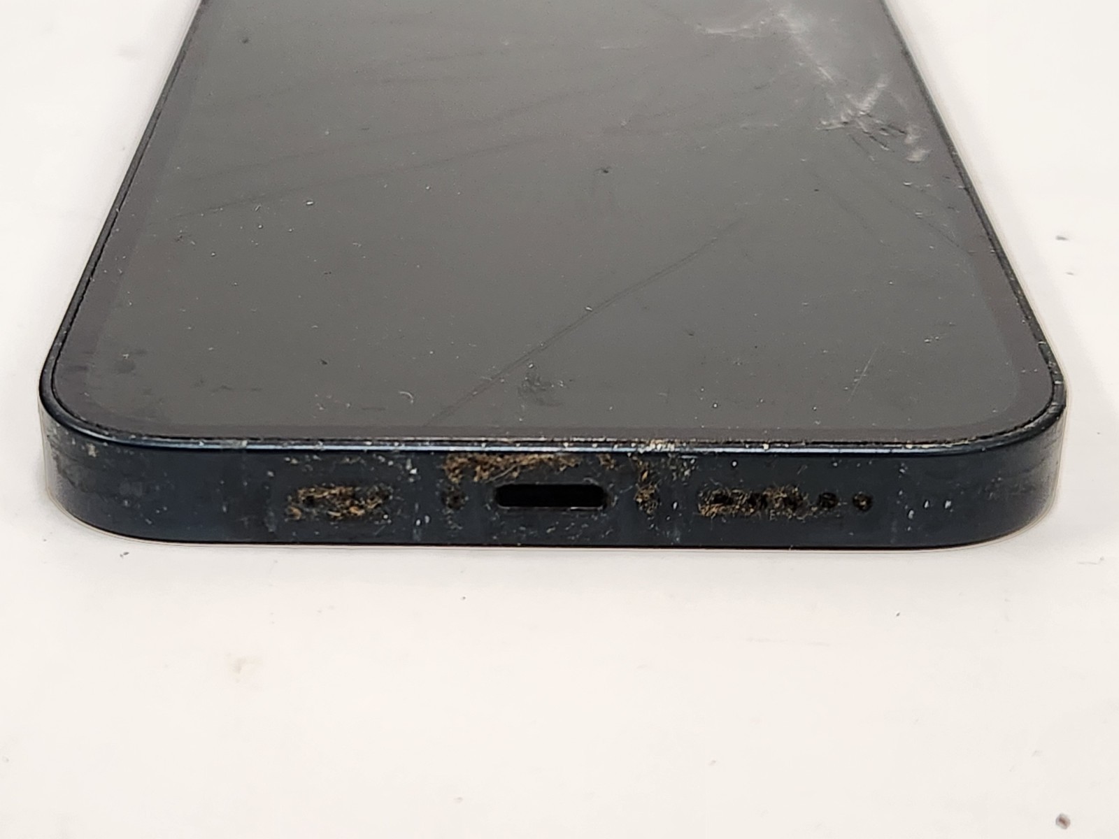 AS-IS Apple iPhone 13 Midnight 128GB – FOR PARTS/SALVAGE