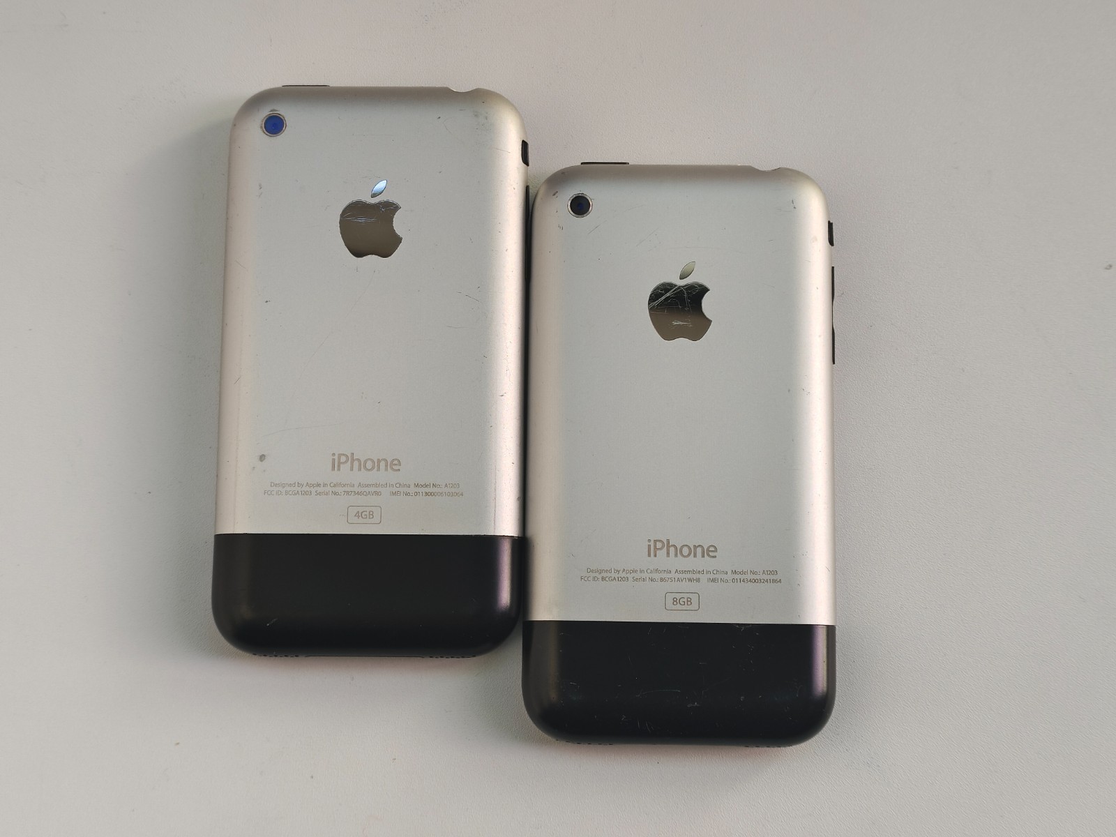 Apple iPhone 1st generation(iPhone 2G)4/8/16GB A1203 UNLOCKED – For collectors
