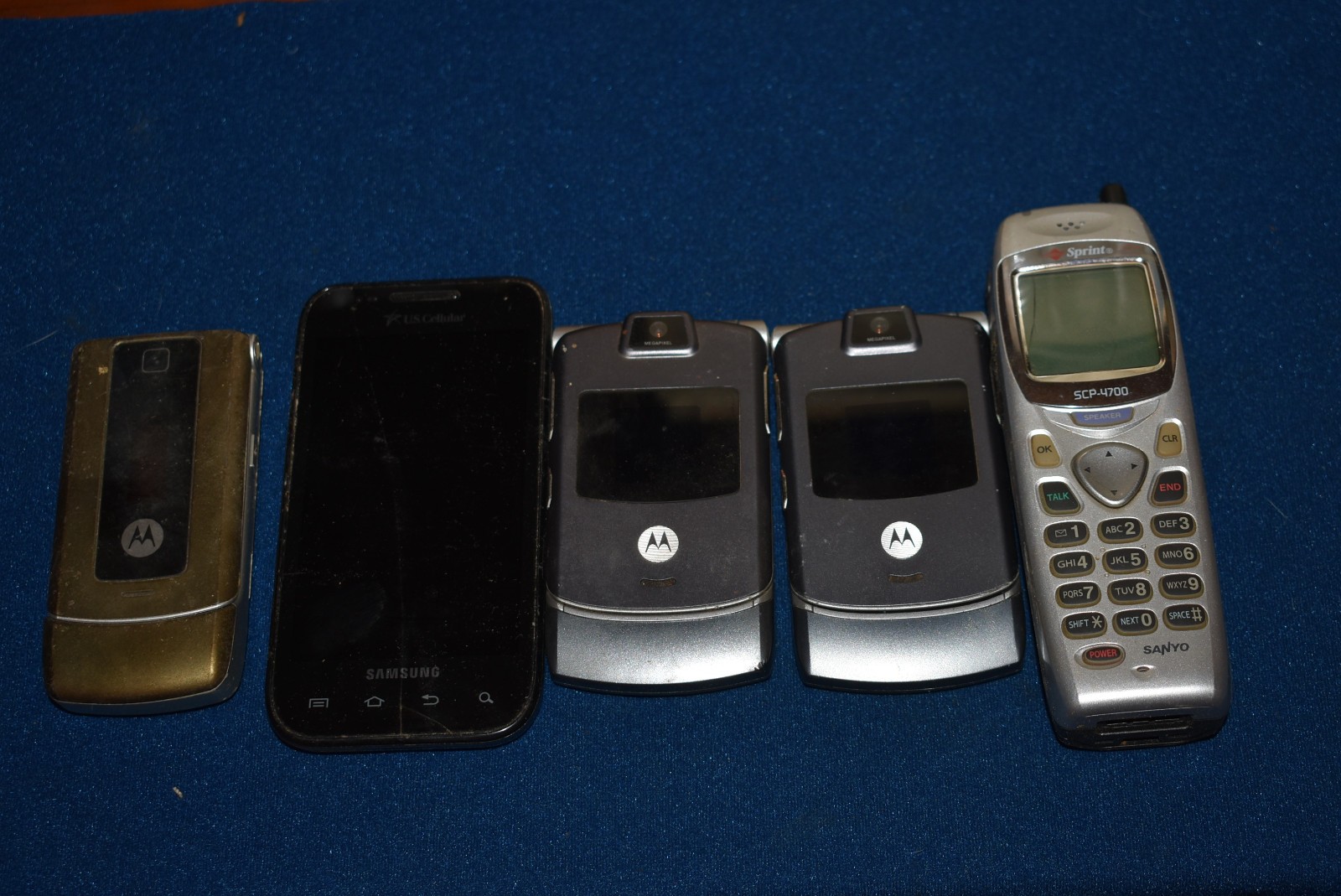 Lot 5 Cell Phones Motorola RZR Gray Flip Untested As Is Galaxy S SCP 4700