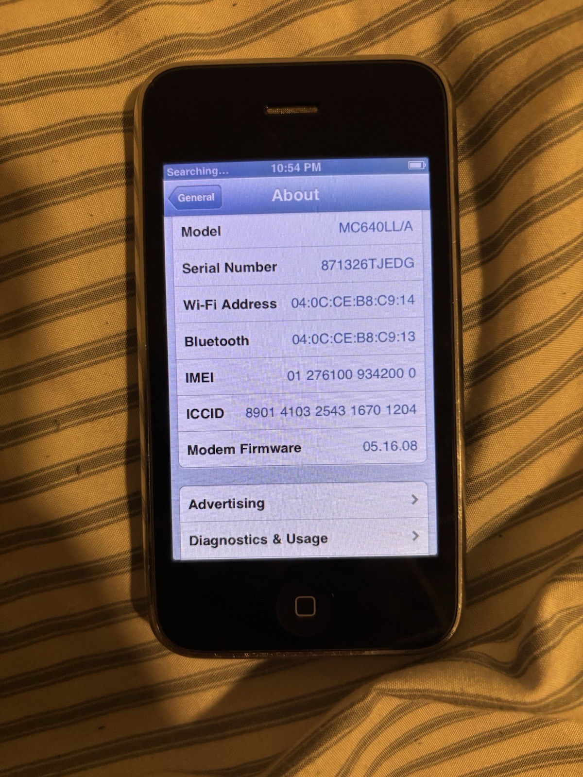 Apple iPhone 3GS – 8 GB – Black (AT&T)