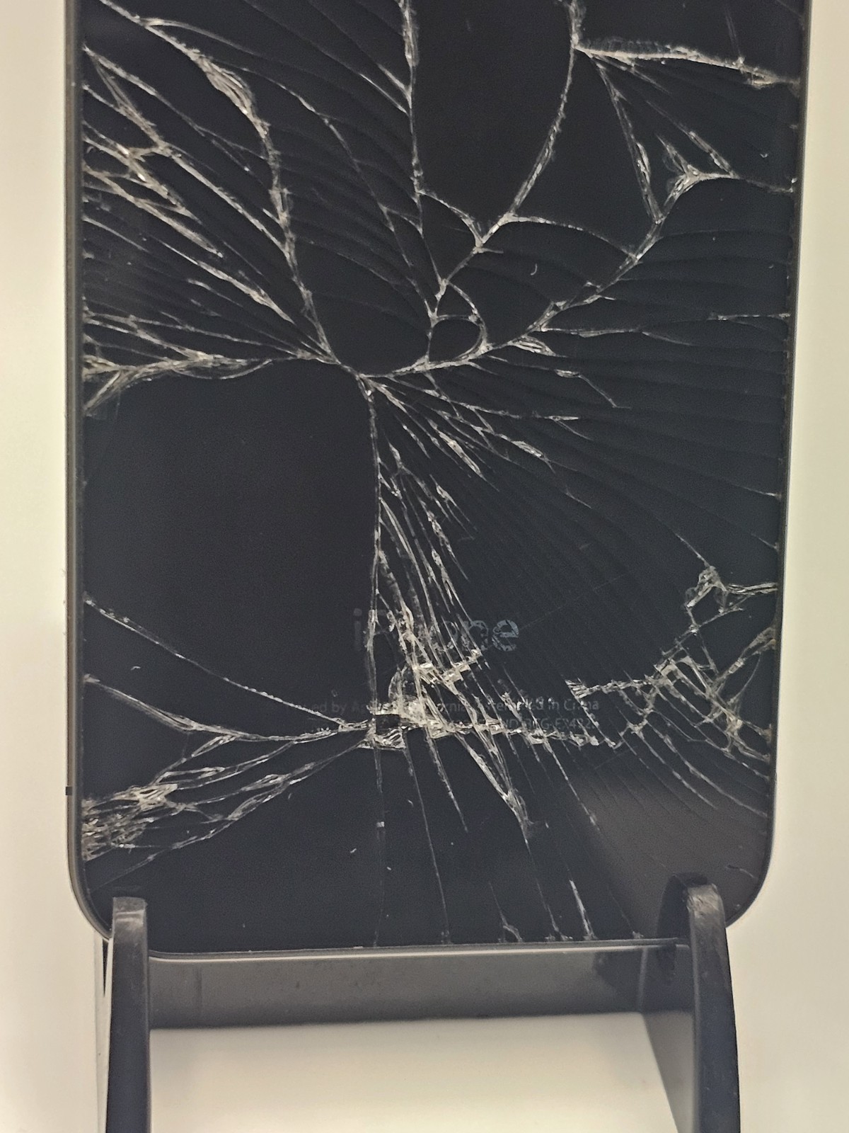 Apple iPhone 4s – 8GB – Black (Verizon) A1387 (CDMA + GSM)