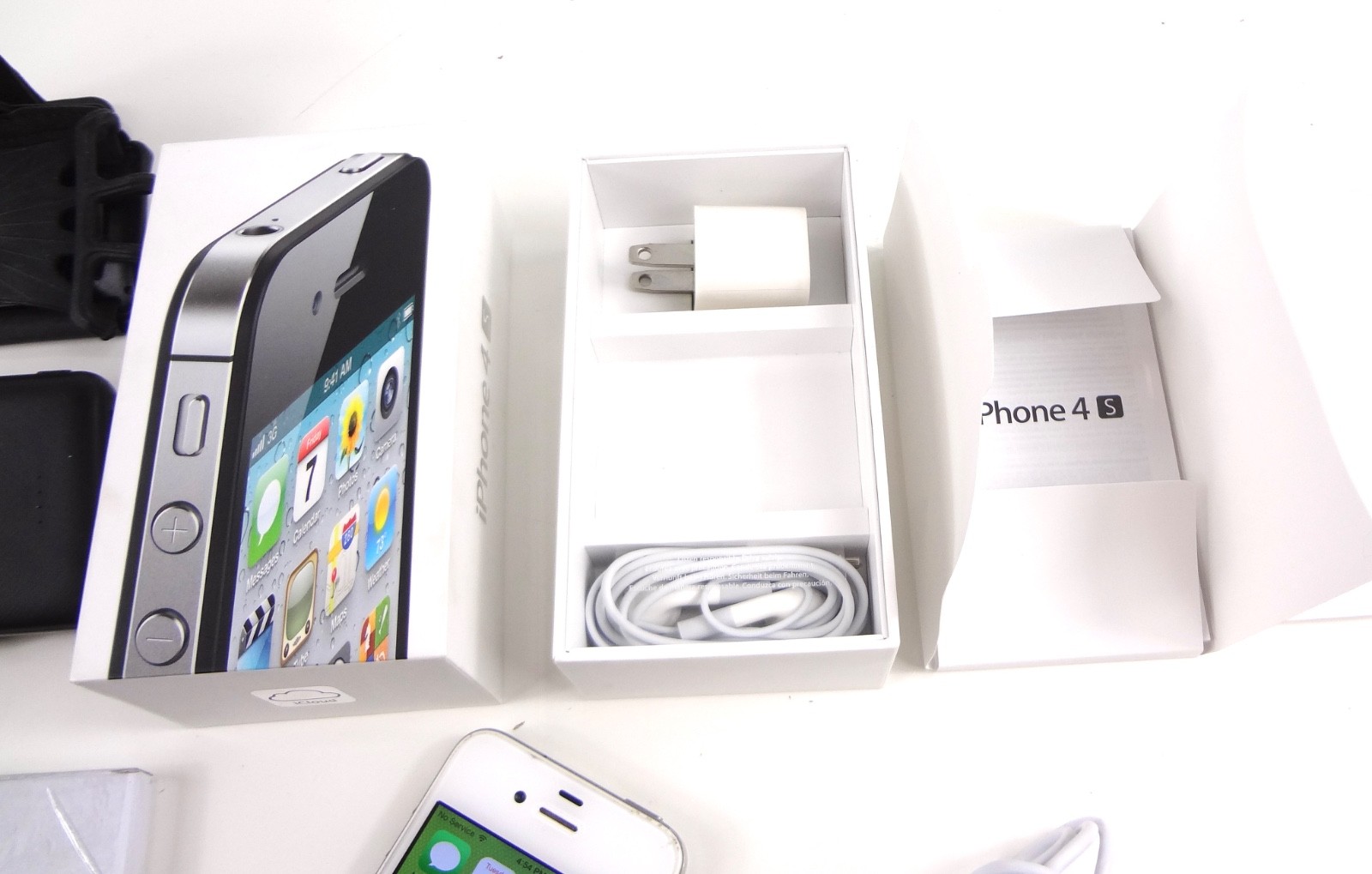 Apple iPhone 4 . A1332 3G GSM (Rare 8GB) A1332 WORK GREAT + COLLECTIBLE VINTAGE