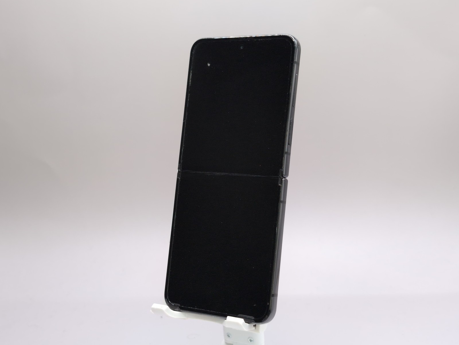 Samsung Galaxy Z Flip4 SM-F721U Graphite For Parts Only W089036